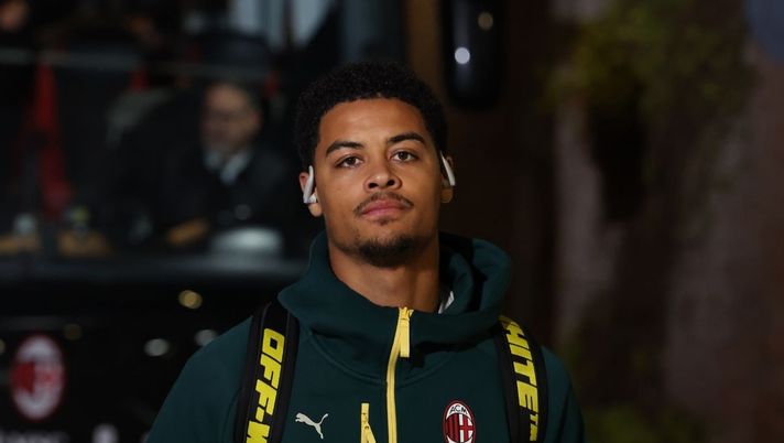 Koni De Winter (difensore AC Milan) | Milan News (Getty Images) De Winter nel pre-partita di Como-Milan: 'Io a sinistra? L'importante è stare in campo'