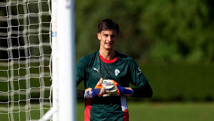 CAIRATE, ITALY - SEPTEMBER 17: Lorenzo Torriani of AC Milan looks on during an AC Milan Training Session at Milanello on September 17, 2025 in Cairate, Italy. (Photo by Giuseppe Cottini/AC Milan via Getty Images)  Donnarumma Torriani