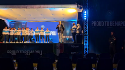 Dimaro, proteste per il ritardo della presentazione dello staff di Conte – IL VIDEO