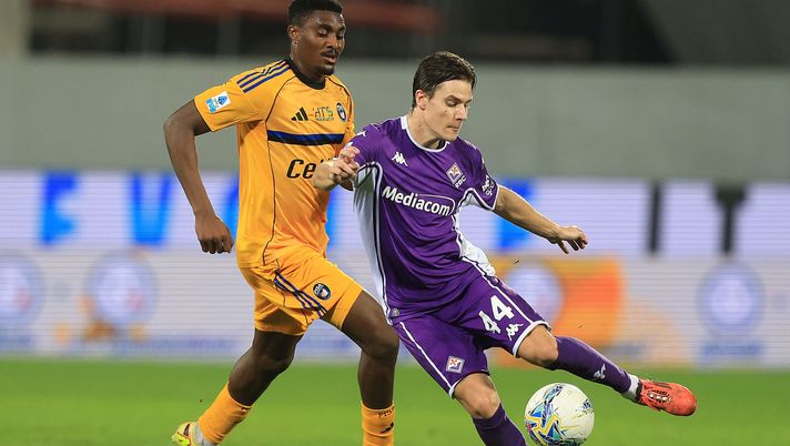 FLORENCE, ITALY - FEBRUARY 23: Nicolo' Fagioli of ACF Fiorentina in action during the Serie A match between ACF Fiorentina and Pisa SC at Artemio Franchi on February 23, 2026 in Florence, Italy. (Photo by Gabriele Maltinti/Getty Images) Fagioli (Dazn): “Kean importantissimo. Bravi a reggere nel finale” - immagine 1