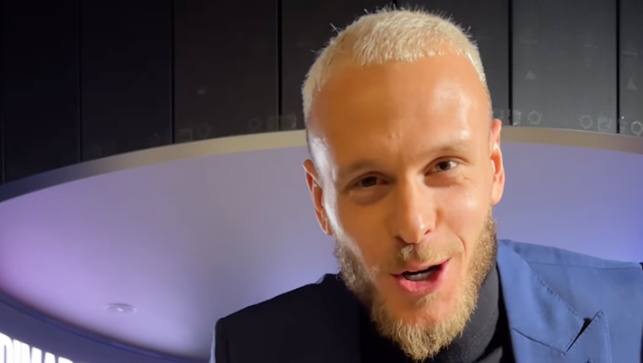 VIDEO / Dimarco: “Ho rinnovato davvero!” E intona il coro della Curva nella sede dell’Inter - immagine 1