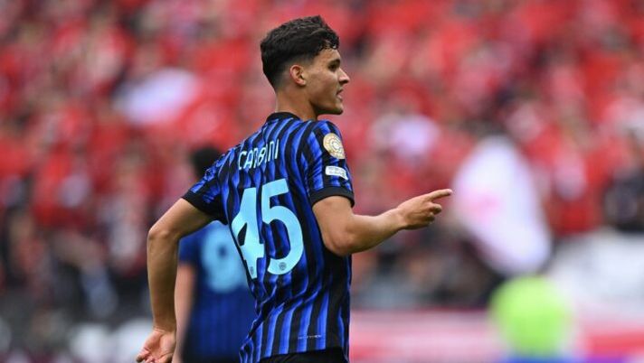 SEATTLE, WASHINGTON - JUNE 21: Valentin Carboni of FC Internazionale celebrates with teammates after scoring his team's second goal during the FIFA Club World Cup 2025 group E match between FC Internazionale Milano and Urawa Red Diamonds at Lumen Field on June 21, 2025 in Seattle, Washington. (Photo by Mattia Pistoia - Inter/Inter via Getty Images) Genoa, già trovato il sostituto di Ahanor. Le ultime novità su Carboni, Messias e Bani - immagine 1