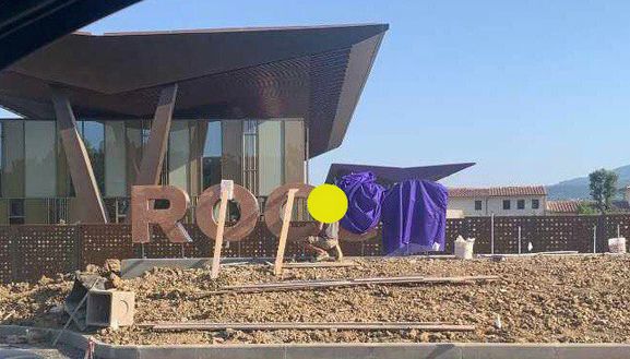 FOTO VN – Al Viola Park spunta la scritta per Rocco Commisso- immagine 2