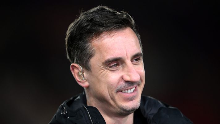 NOTTINGHAM, ENGLAND - MARCH 17: Sky Sports Presenter, Gary Neville looks on during the Premier League match between Nottingham Forest and Newcastle United at City Ground on March 17, 2023 in Nottingham, England. (Photo by Laurence Griffiths/Getty Images) L’università fondata da Gary Neville accusata di diseguaglianza razziale- immagine 2