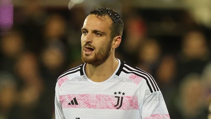 FLORENCE, ITALY - NOVEMBER 5: Federico Gatti of Juventus looks on during the Serie A TIM match between ACF Fiorentina and Juventus at Stadio Artemio Franchi on November 5, 2023 in Florence, Italy. (Photo by Gabriele Maltinti/Getty Images) Sky: “Scalvini KO, cosa sembra orientato a fare Spalletti: ha due opzioni” - immagine 1