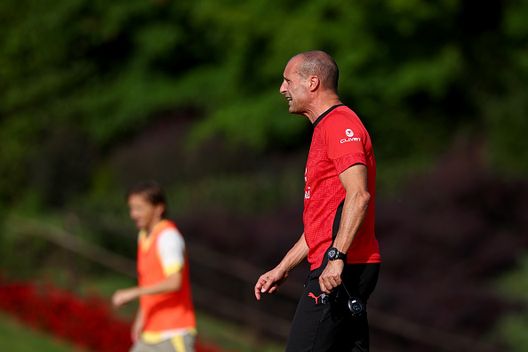La carica di Massimiliano Allegri (Photo by Giuseppe Cottini/AC Milan via Getty Images) Milanello