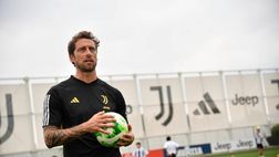Striscione contro Marchisio da tifosi Juve: “Uomo di me***”. La replica dell’ex giocatore