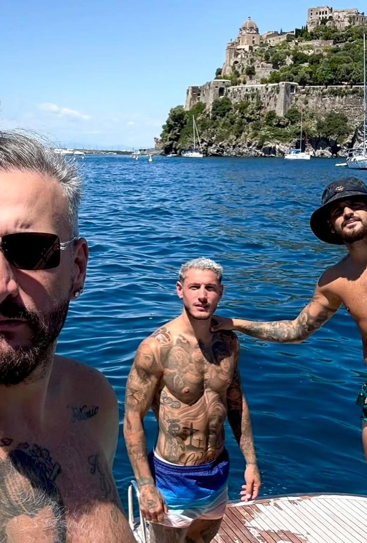 Vacanze napoletane per il terzino azzurro