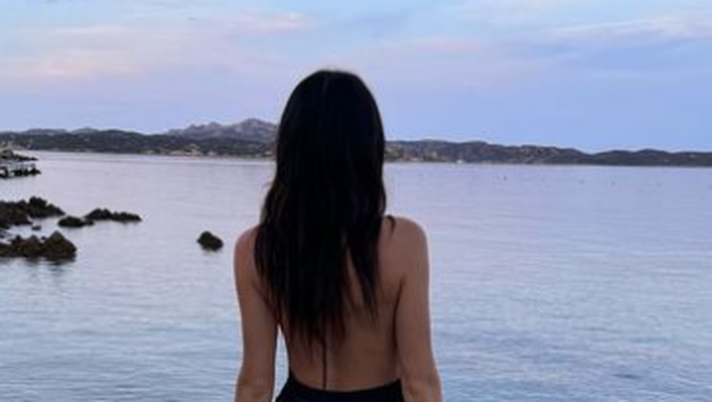 Sarah Kohan, lato B da paura. L’ex lady Hernandez scatena il web con una foto piccante  Sarah Kohan, lato B da paura. L’ex lady Hernandez scatena il web con una foto piccante - immagine 1