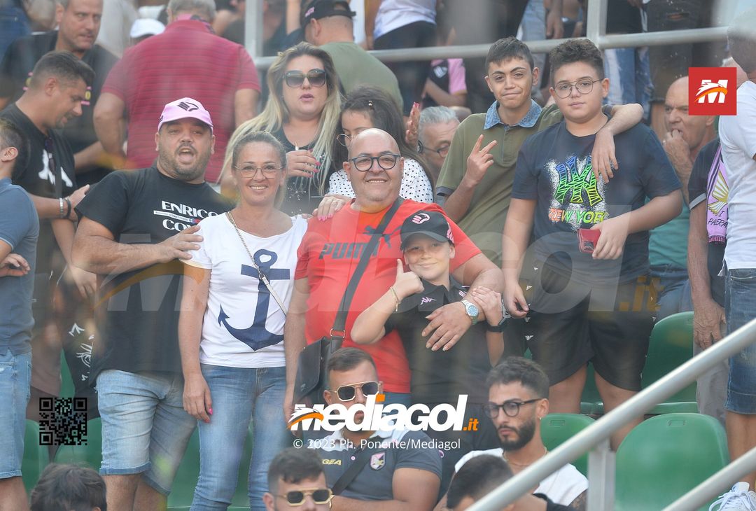 FOTOTIFO Palermo-Sudtirol 2-1, gli scatti ai tifosi al “Renzo Barbera” (GALLERY) - immagine 5
