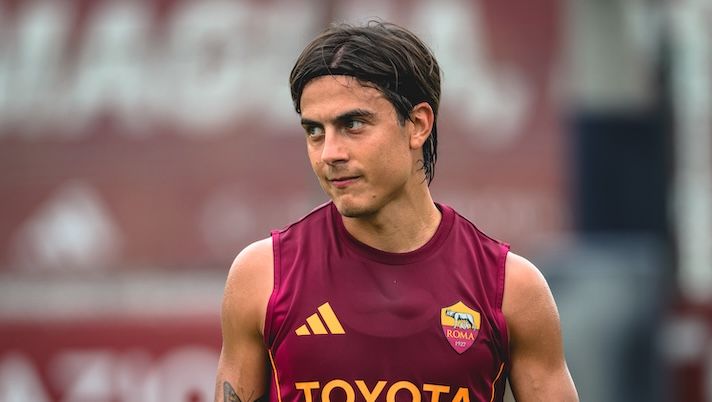 ROME, ITALY - SEPTEMBER 09: AS Roma player Paulo Dybala during a training session at Centro Sportivo Fulvio Bernardini on September 09, 2025 in Rome, Italy. (Photo by Luciano Rossi/AS Roma via Getty Images) NEWS – Koopmeiners, Akanji, Lucca, Thorstvedt, Lookman, Stulic, Dybala, Isaksen, Gimenez, Lovric: le novità - immagine 1