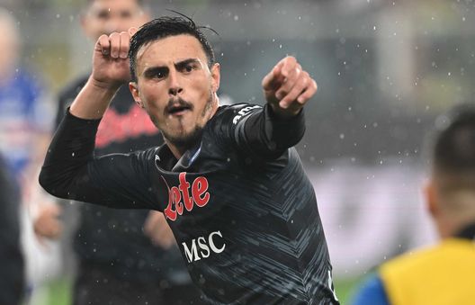 Elijf Elmas esulta dopo aver siglato la rete del definitivo 0-2 in favore del Napoli contro la Sampdoria (Serie A, 8 gennaio 2023)