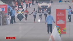 VIDEO / Incredibile mezza Maratona Pechino: africani fanno vincere il cinese