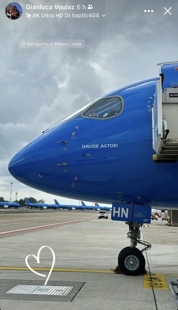 FOTO – L’ex Fiorentina in volo su un aereo intitolato ad Astori- immagine 2