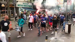 VIDEO Inter, cori e fumogeni: i tifosi nerazzurri accolgono la squadra così