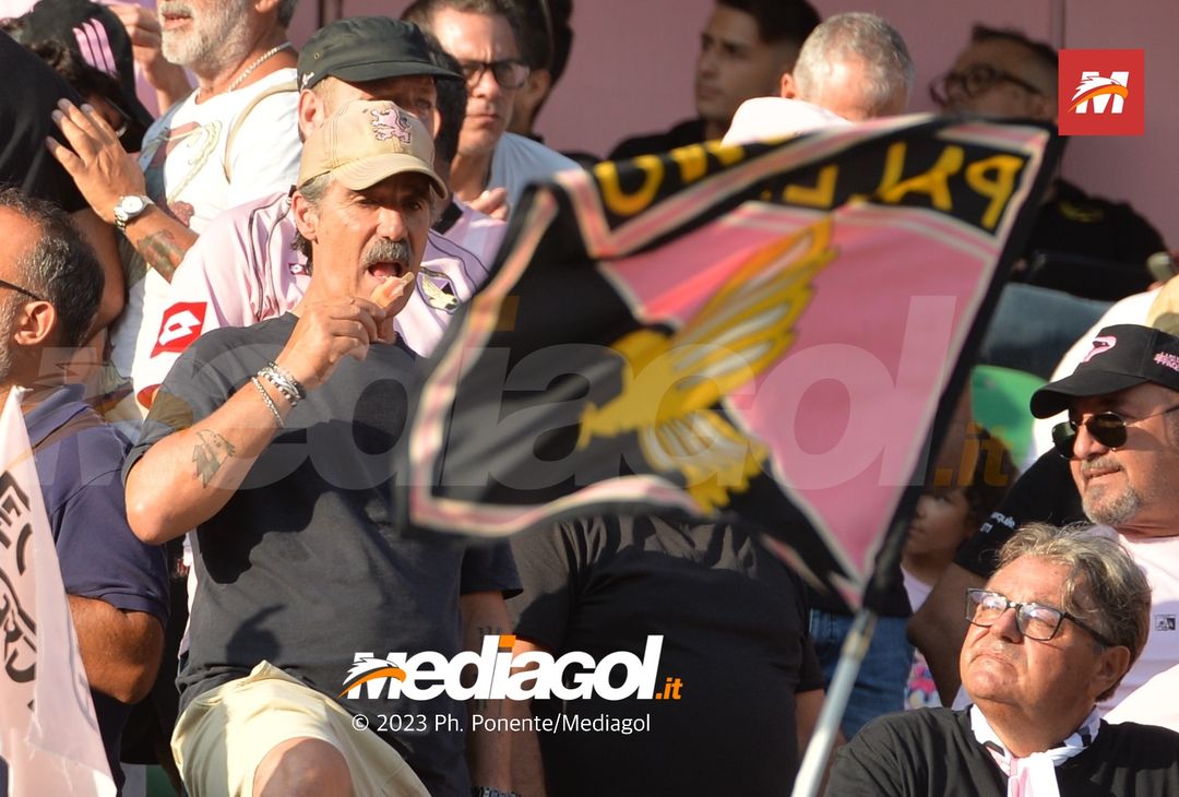FOTOTIFO Palermo-Feralpisalò 3-0, gli scatti ai tifosi al “Renzo Barbera” (GALLERY) - immagine 25