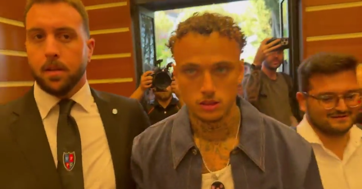 Calciomercato Napoli, l’arrivo di Lang per le visite mediche | VIDEO Calciomercato Napoli, l’arrivo di Lang per le visite mediche | VIDEO