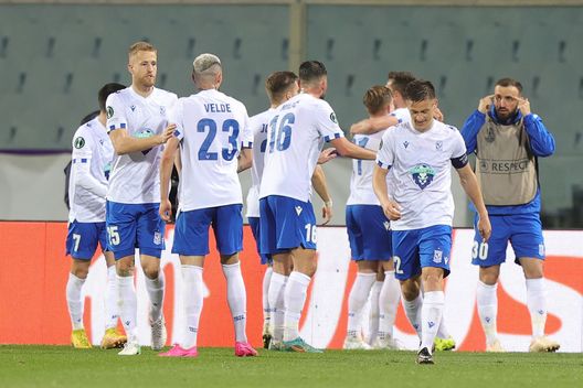 Firenze, Italia - 20 aprile 2023: Giocatori del Lech Poznan esultano dopo un gol contro la Fiorentina in Conference League. (Foto di Gabriele Maltinti/Getty Images) Legia Varsavia-Lech Poznan, i precedenti tra le due squadre polacche- immagine 3