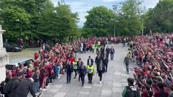 Video – L’arrivo del Toro a Superga, Cairo contestato