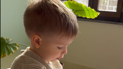 Zielinski, il figlio e l’amore per Napoli: canta l’inno degli azzurri