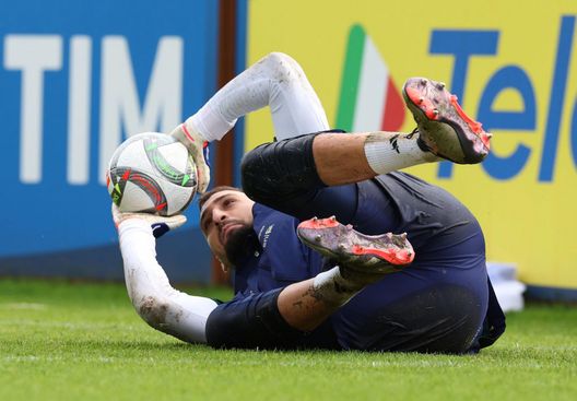 Italia, Donnarumma: “Domani sarà una partita speciale. Affronteremo una Francia arrabbiata”- immagine 3