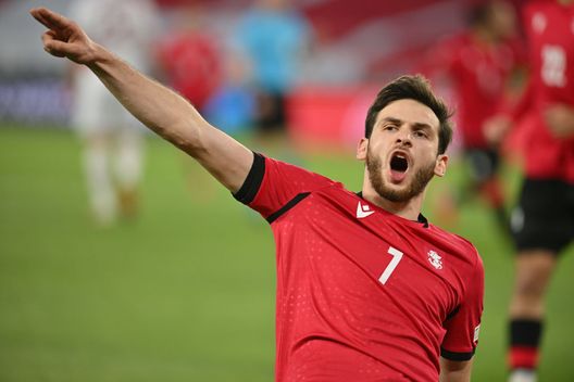 TBILISI, GEORGIA - 23 marzo 2025: Khvicha Kvaratskhelia con la maglia della nazionale esulta dopo il gol realizzato in Nations League B/C Play-off 2nd Leg tra Georgia e Armenia alla Dinamo Arena di Tbilisi (Photo by Levan Verdzeuli/Getty Images) Kvaratskhelia vittima di un furto durante le vacanze a Cannes- immagine 3