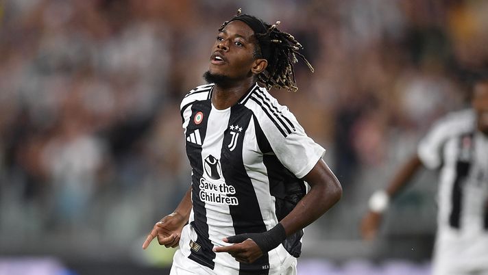 TURIN, ITALY - AUGUST 19: during the Serie A match between Juventus and Como at Allianz Stadium on August 19, 2024 in Turin, Italy. (Photo by Valerio Pennicino/Getty Images) Juve, un gol storico per Mbangula: nessuno può averlo schierato al fantacalcio - immagine 1