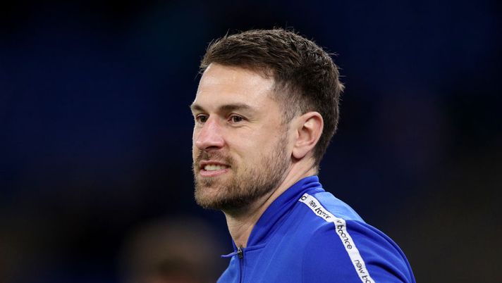 Aaron Ramsey of Cardiff City looks on as he walks out of the tunnel prior to the Sky Bet Championship match between Cardiff City FC and Luton Town FC at the Cardiff City Stadium on March 11, 2025 in Cardiff, Wales. (Photo by Ryan Hiscott/Getty Images) Dramma Ramsey, perde il suo cane e risolve con il Pumas dopo 6 partite- immagine 2