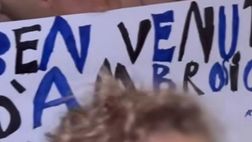 VIDEO / In casa D’Ambrosio i colori sono ancora quelli dell’Inter: il benvenuto è nerazzurro