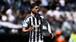 Juventus, Vlahovic a 40 giorni dalla scadenza: il Milan prepara l’offerta per portarlo da Allegri