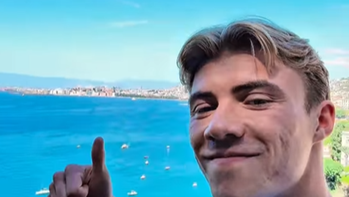 Hojlund ha un messaggio per i tifosi: “Ciao a tutti, sono tornato in Italia” – VIDEO - immagine 1