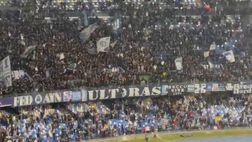 Il Napoli vola agli ottavi di Champions: il saluto della Curva B per gli azzurri