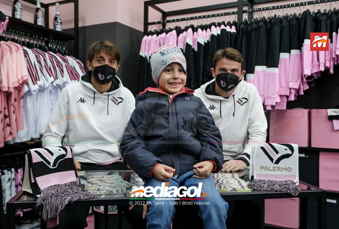 FOTO Palermo: Brunori e Soleri incontrano i tifosi allo Store Ufficiale. La gallery - immagine 55