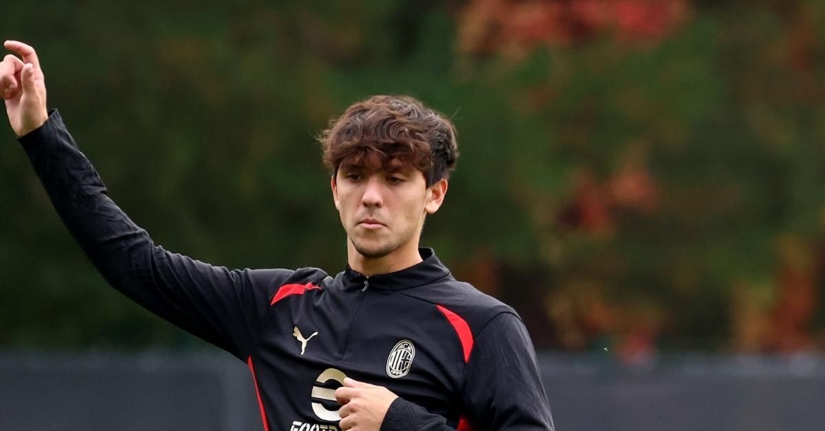 Alesi racconta: “Nato con la maglia del Milan. Da piccolo vedevo a ripetizione i gol di Van Basten” Alesi racconta: “Nato con la maglia del Milan. Da piccolo vedevo a ripetizione i gol di Van Basten”