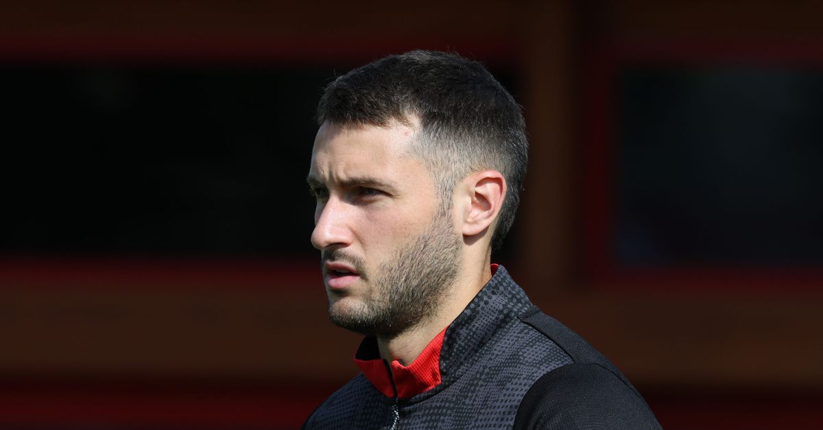 Bazzani su Gimenez: “Non ha sicurezza, non sente fiducia in se stesso. Il Milan deve…”