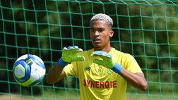 Ligue 1, brutto infortunio per l’ex viola Lafont. Rischia un lungo stop