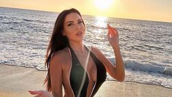 Marialuisa Jacobelli è da impazzire in costume al tramonto: fan in estasi