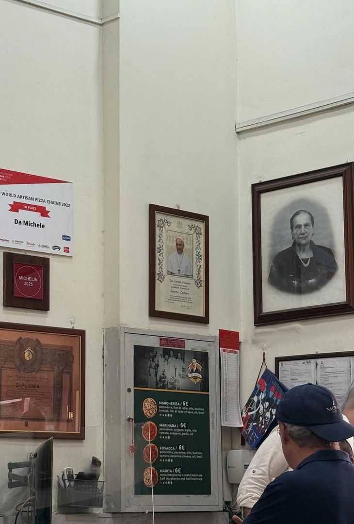 Rakitic ha gustato la pizza da Michele