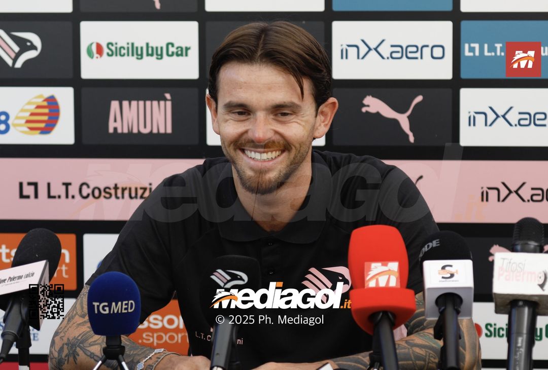 FOTO, capitan Brunori in conferenza stampa al ritiro del Palermo - immagine 15