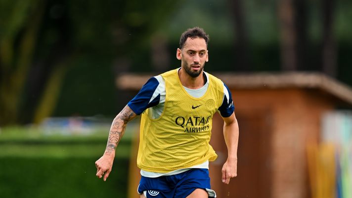 Inter, il vero Calhanoglu non si vede da tempo. Duello con Koopmeiners: deciderà la condizione - immagine 1