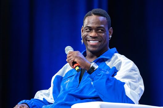 Balotelli su Leao, la sfida con Lautaro e il confronto personale: “Rafa meno continuo e meno concreto”- immagine 2