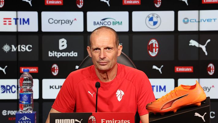 CAIRATE, ITALY - NOVEMBER 01: Head coach AC Milan Massimiliano Allegri speaks with the media during press conference at Milanello on November 01, 2025 in Cairate, Italy. (Photo by Claudio Villa/AC Milan via Getty Images) massimiliano-allegri-conferenza-stampa-parma-milan-tv-diretta-live-news-dichiarazioni-foto-frasi-parole
