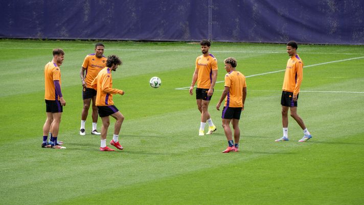 GERMOGLI PH: 16 APRILE 2025 BAGNO A RIPOLI AL VIOLA PARK SI E' SVOLTA LA RIFINITURA DELLA FIORENTINA IN VISTA DELLA PARTITA DI CONFERENCE LEAGUE CONTRO IL CELJE NELLA FOTO ALCUNI MOMENTI DELL'ALLENAMENTO Radio Bruno: Gosens subito dal 1′? Cosa filtra sul ballottaggio Beltran-Gud - immagine 1