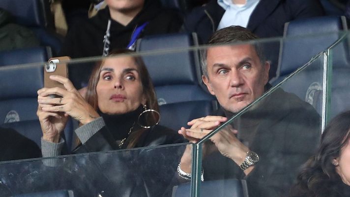 BERGAMO, ITALY - OCTOBER 30: Paolo Maldini looks on before the Serie A match between Atalanta BC and AC Monza at Gewiss Stadium on October 30, 2024 in Bergamo, Italy. (Photo by Marco Luzzani/Getty Images) Bezzi: “Maldini poteva fare solo quella dichiarazione, non lo vedo lontano da quei colori” - immagine 1