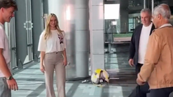 Video – Baggio e Romario, palleggi in aeroporto: che show!