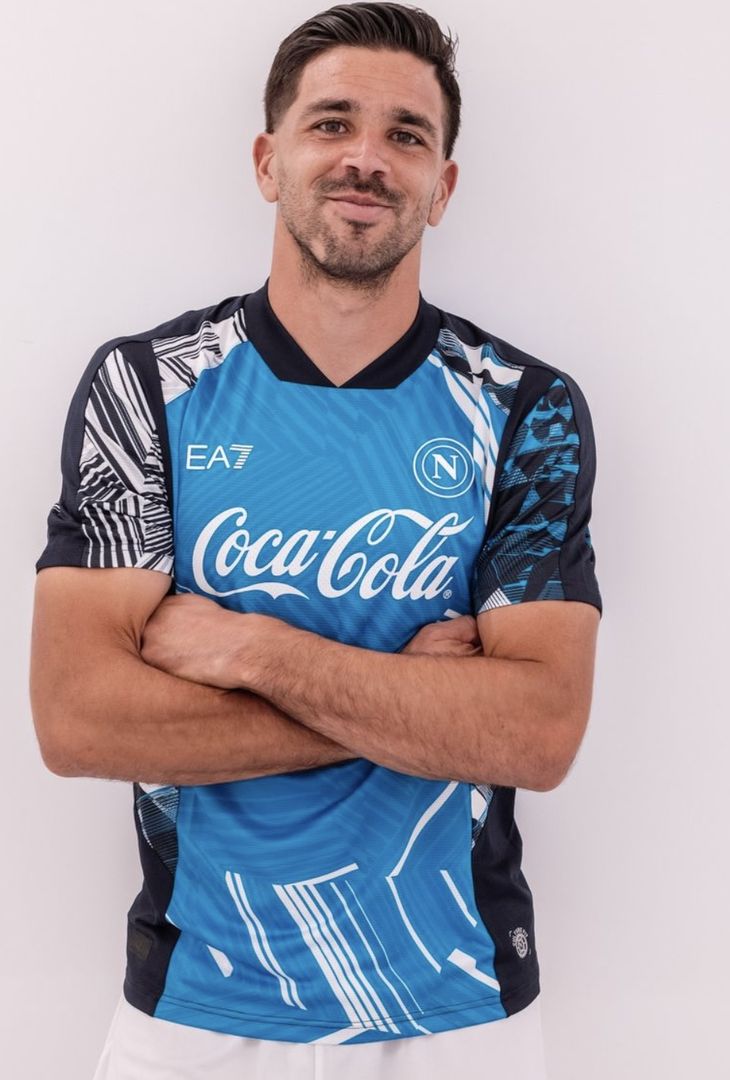 GALLERY Simeone e Gilmour testimonial d’eccezione: ecco il nuovo kit di allenamento - immagine 5