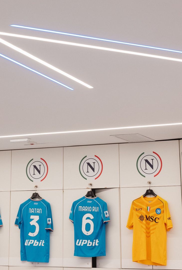 GALLERY Tutto pronto nello spogliatoio del Napoli: scelto il colore della maglia - immagine 5