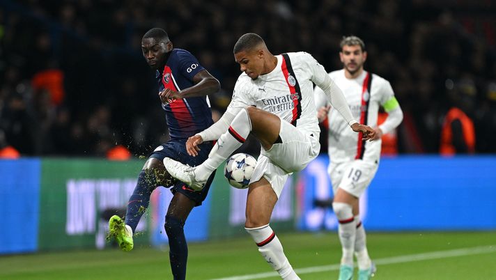 Randal Kolo Muani contro Malick Thiaw (difensore AC Milan) in PSG-Milan (Champions League 2023-2024) | News (Getty Images) Kolo Muani Thiaw PSG-Milan Champions League 2023-2024
