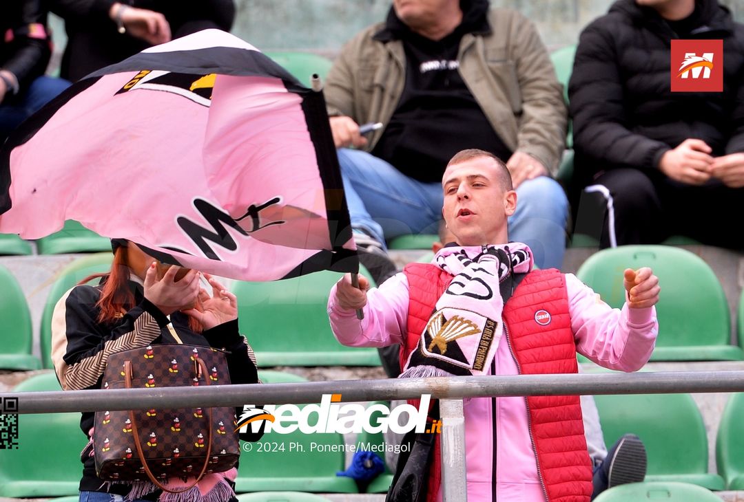 FOTOTIFO Palermo-Modena 4-2, gli scatti ai tifosi al “Renzo Barbera” (GALLERY) - immagine 35