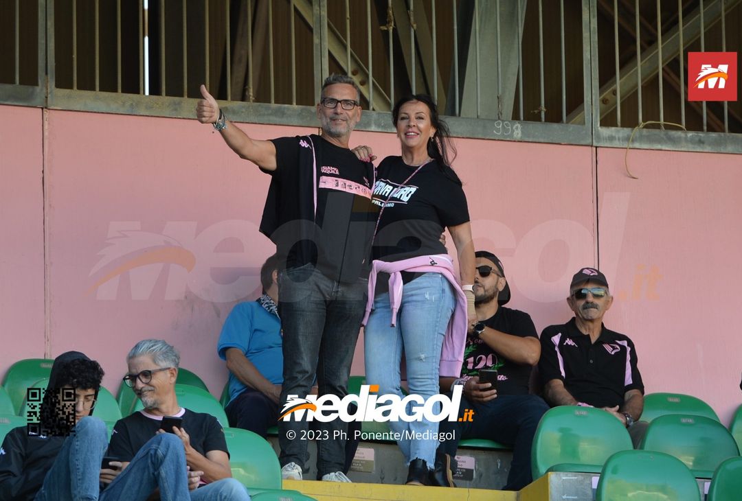 FOTOTIFO Palermo-Lecco, gli scatti ai tifosi al “Renzo Barbera” (GALLERY) - immagine 120